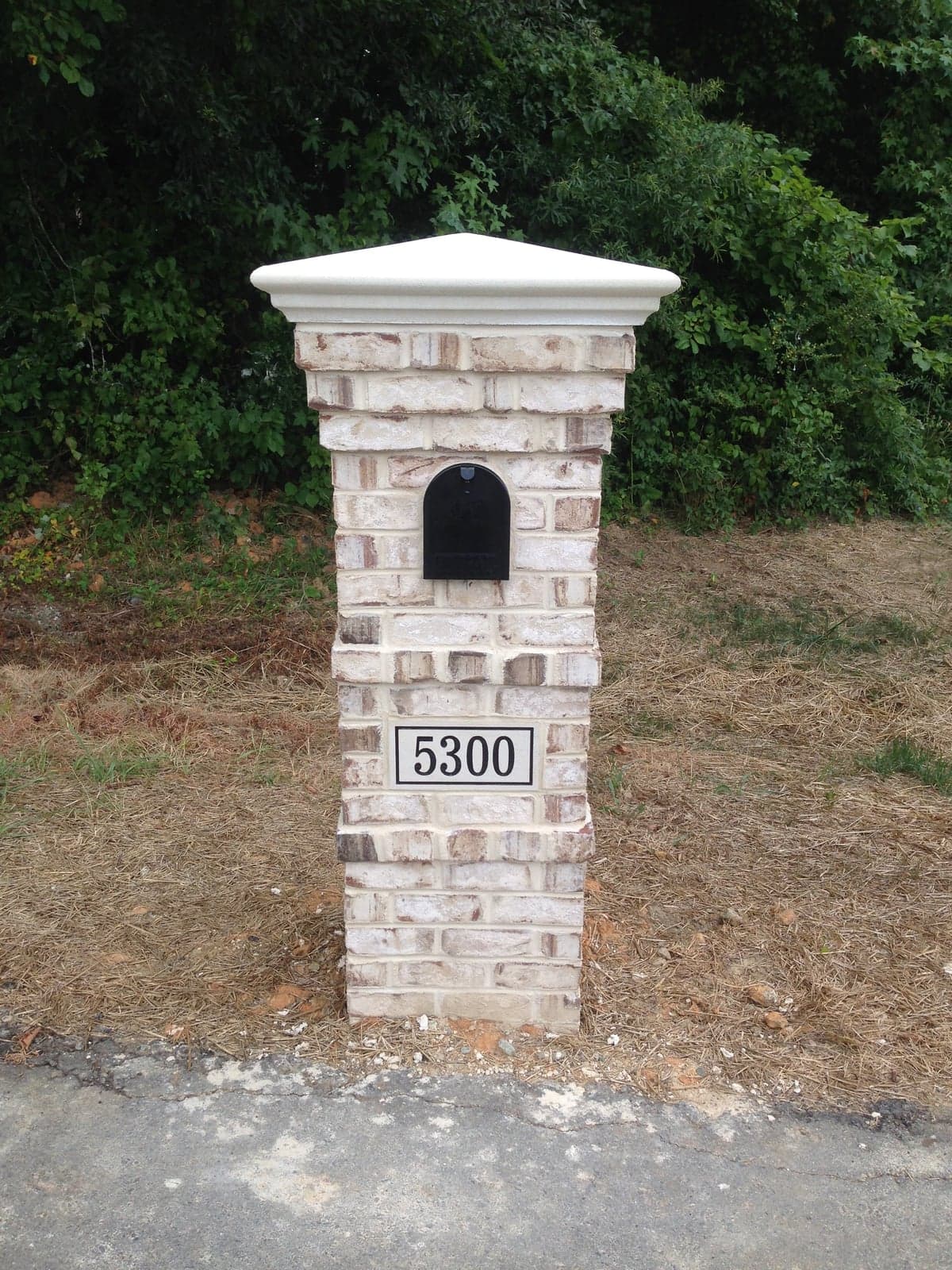 Custom stone-veneer mailbox